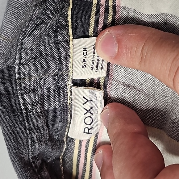 ROXY small gray and cream plaid button down long sleeve shirt - Picture 5 of 6